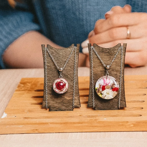 Epoxy resin jewelry
